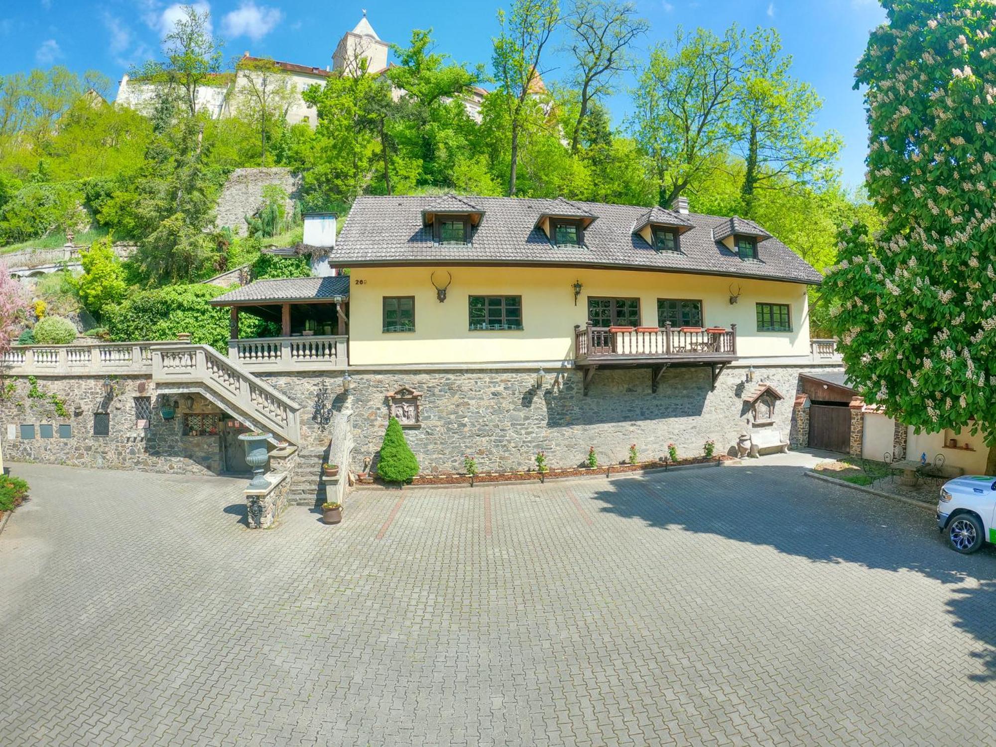 Resort U Jelena Křivoklát Zewnętrze zdjęcie