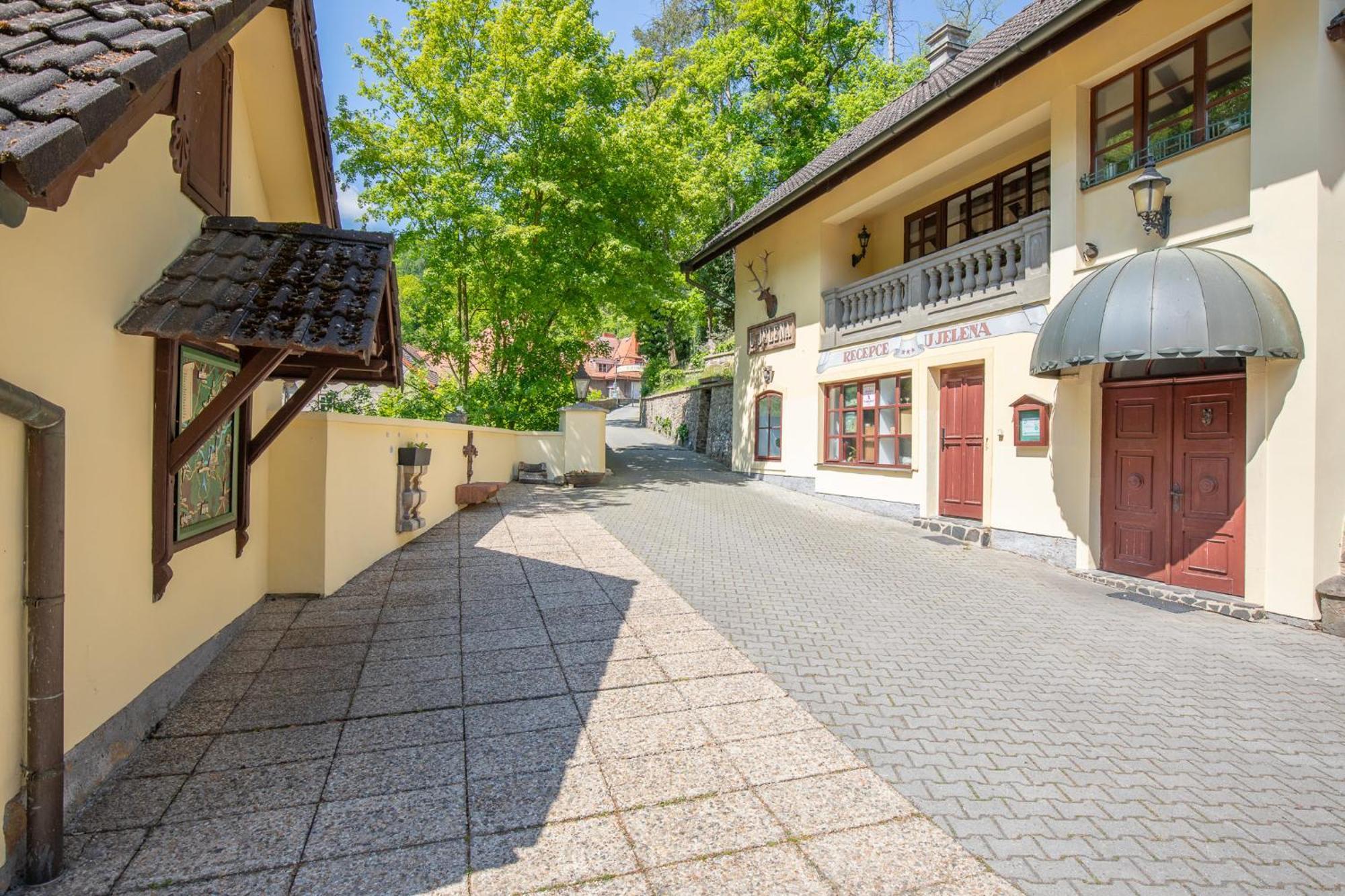 Resort U Jelena Křivoklát Zewnętrze zdjęcie