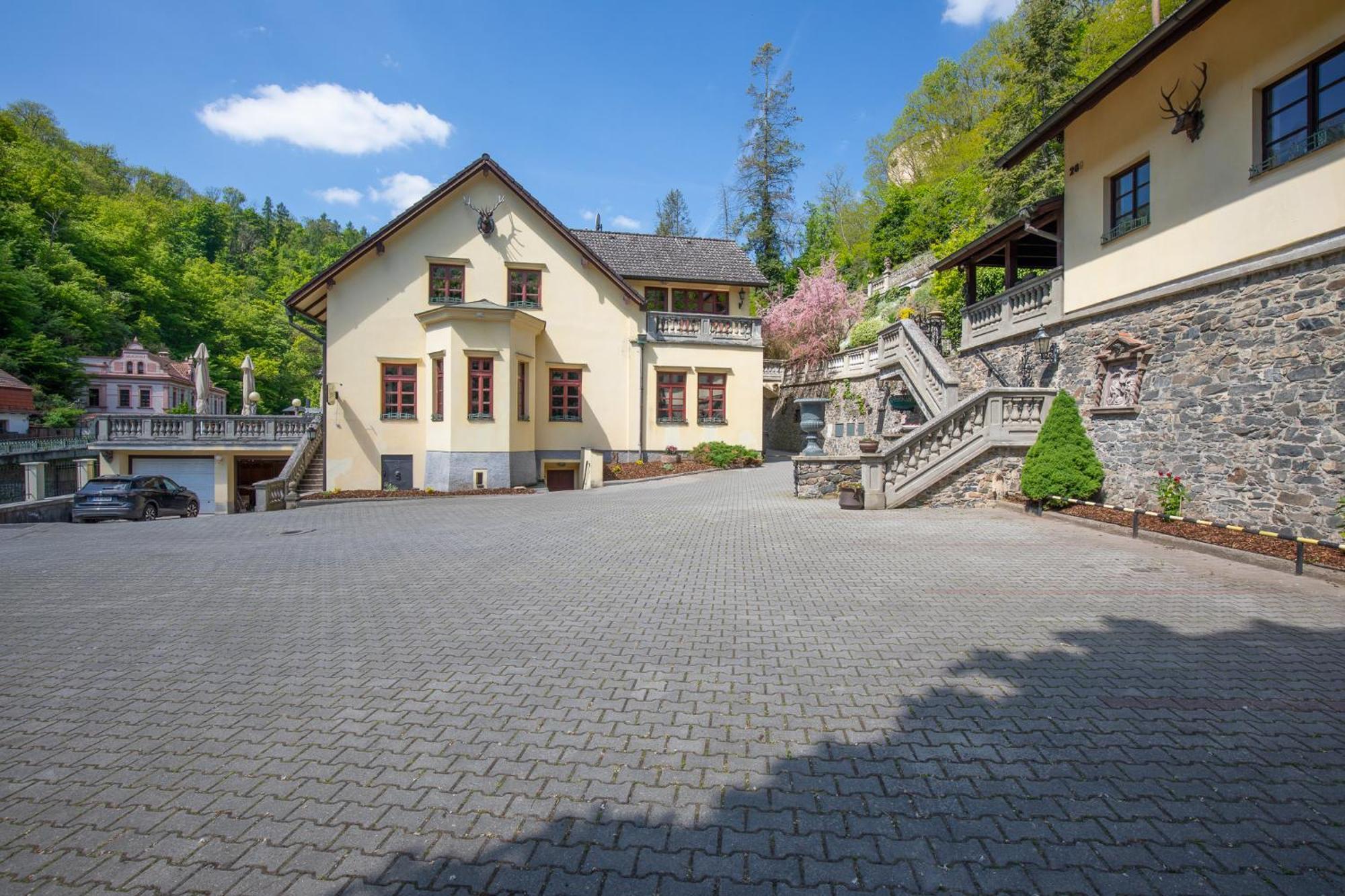 Resort U Jelena Křivoklát Zewnętrze zdjęcie