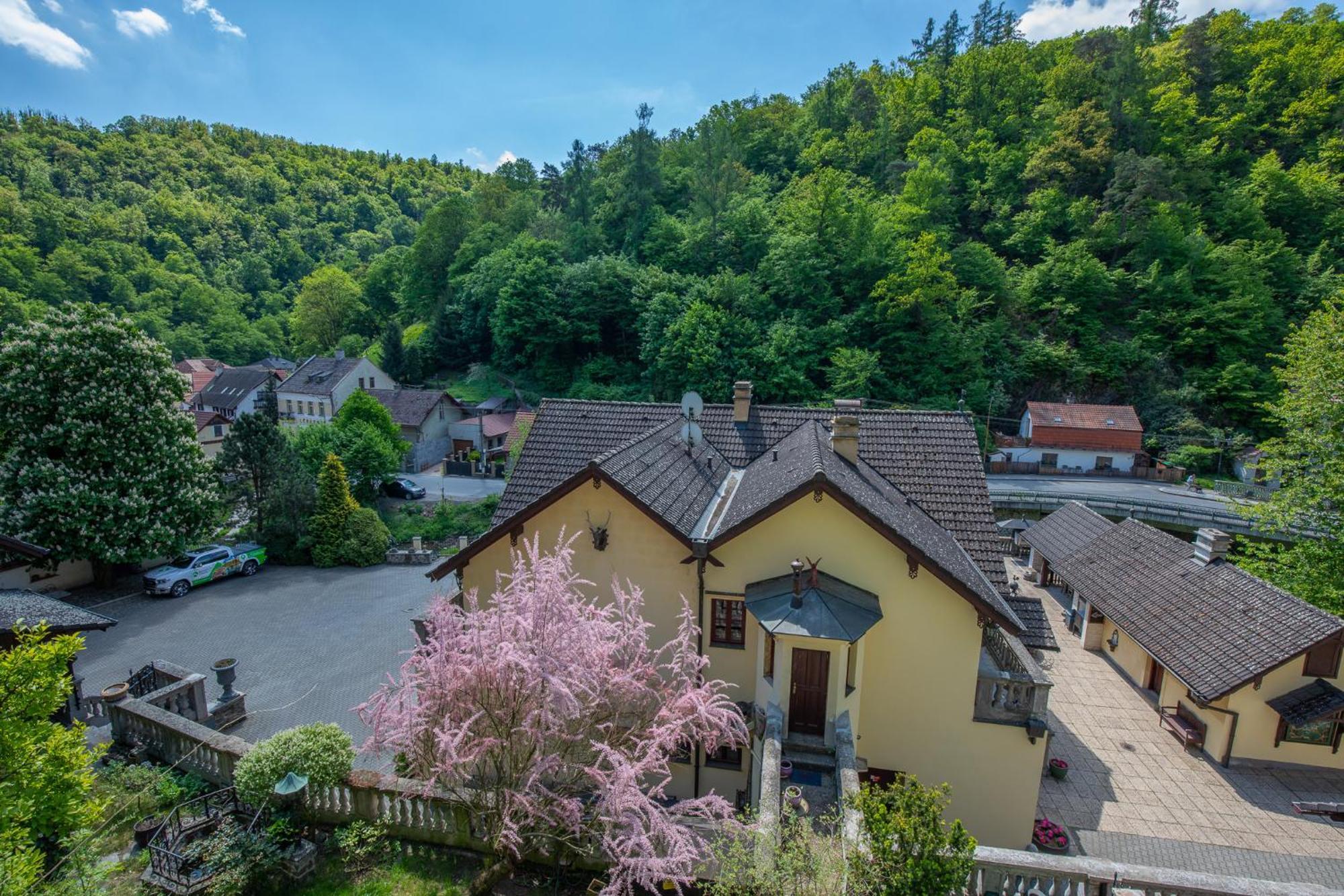 Resort U Jelena Křivoklát Zewnętrze zdjęcie